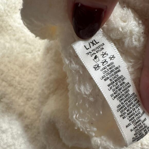 Skims Ivory Fuzzy Two Piece Set Lounge Pajama Shorts Tank L/XL - Picture 6 of 6